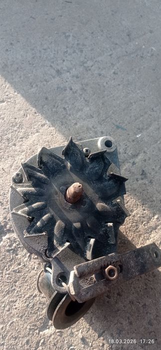 Продам генератор гольф 2  1.6д