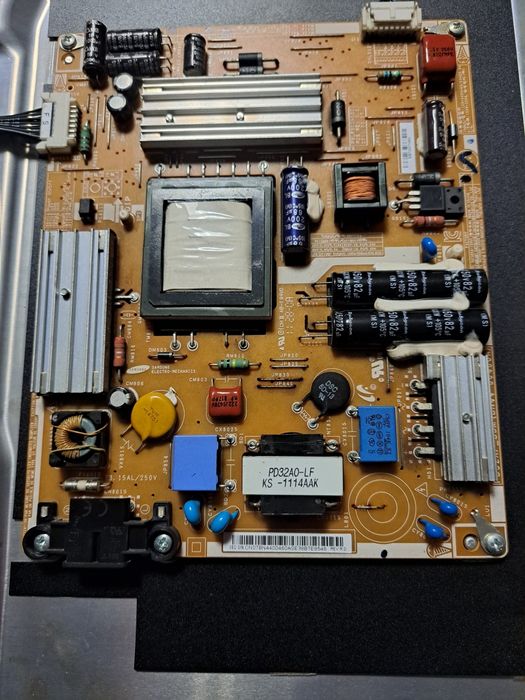 TV samsung UE32D5000