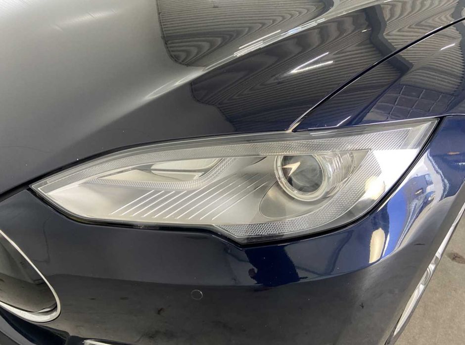 Tesla Model S 85 com carregamentos grátis para sempre (18.000€)