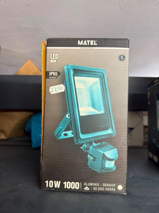 Projetor LED Matel 10 W com sensor de movimento – Exterior IP65