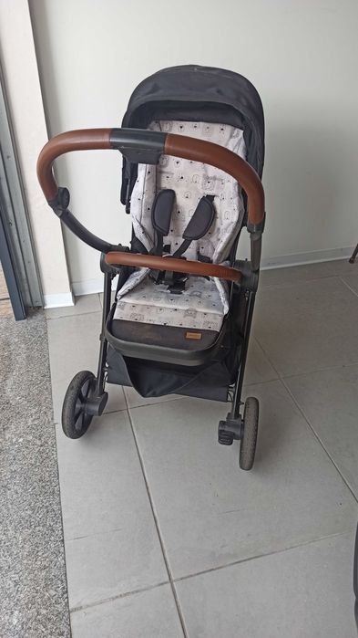 Vendo carrinho de bebé/criança