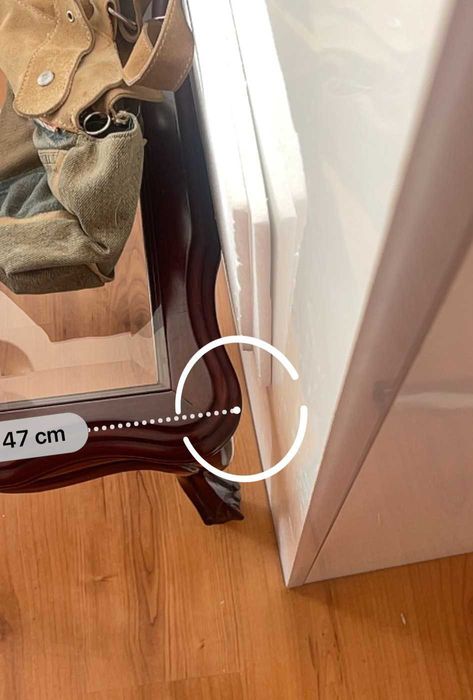 Mesa de madeira e vidro