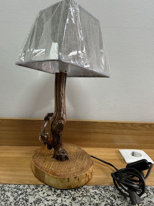 Candeeiro de madeira