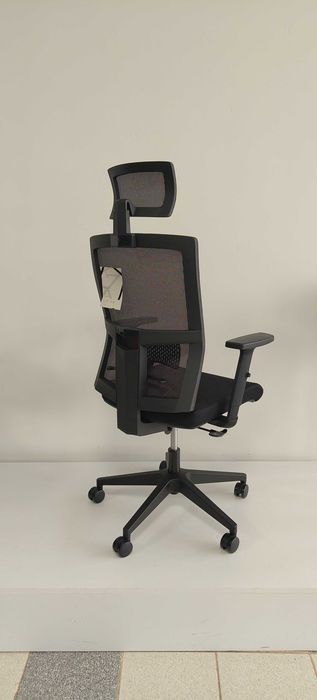 Fotel biurowy, ergonomiczny, regulowany, krzesło do biura, biurka TASK | WYPRZEDAŻ EKSPOZYCJI