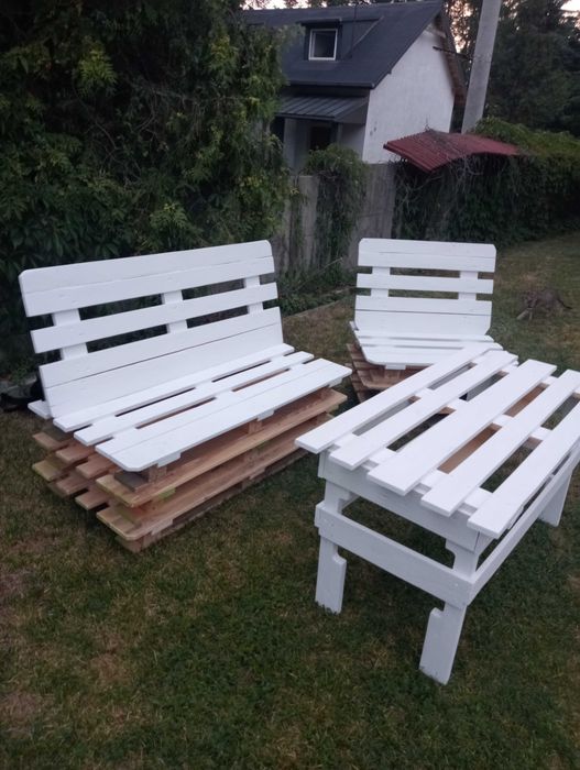Zestaw mebli ogrodowych z recyklingu z elementami drewna dębowego