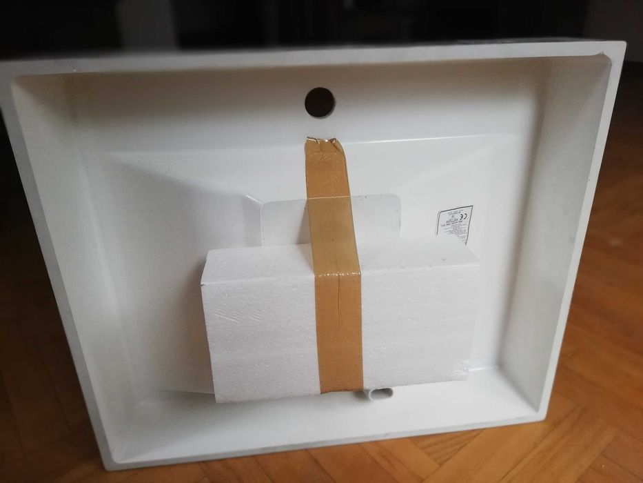 Nowa solidna umywalka nablatowa Lilly Overflow