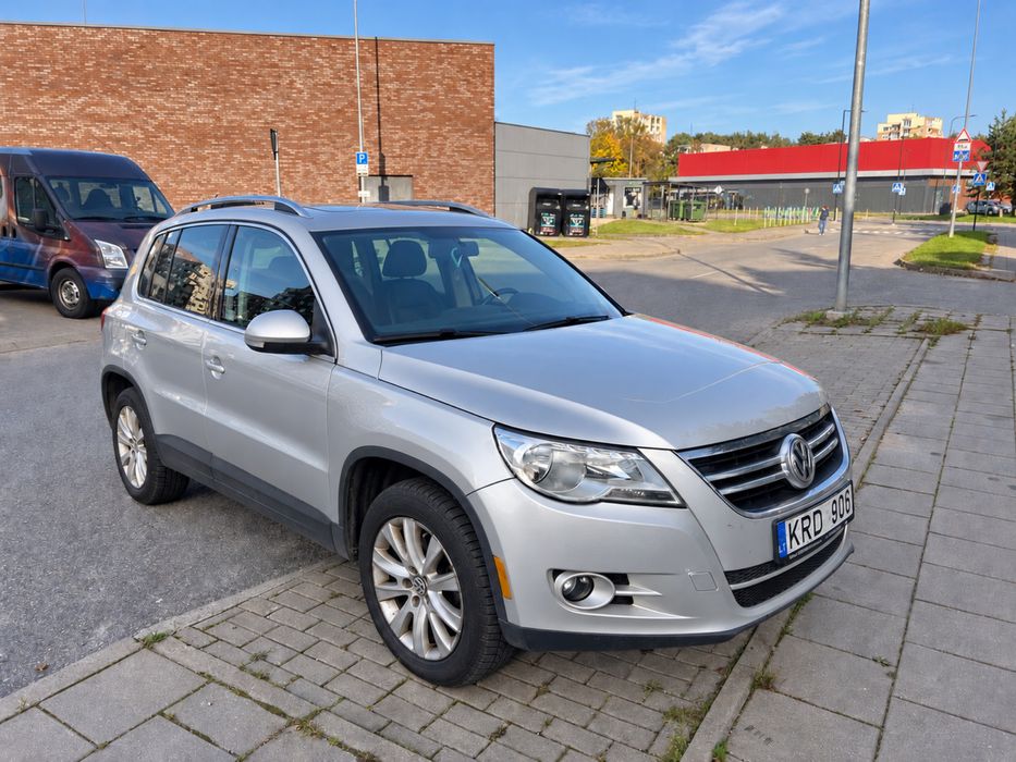 свіжо пригнаний VW Tiguan