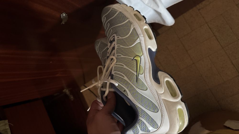 Nike tn praticamente novos