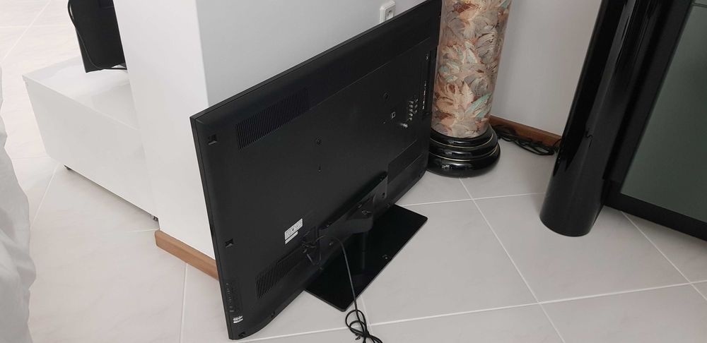 Telewizor SONY Bravia KDL - 40EX720 40" używany w pełni sprawny