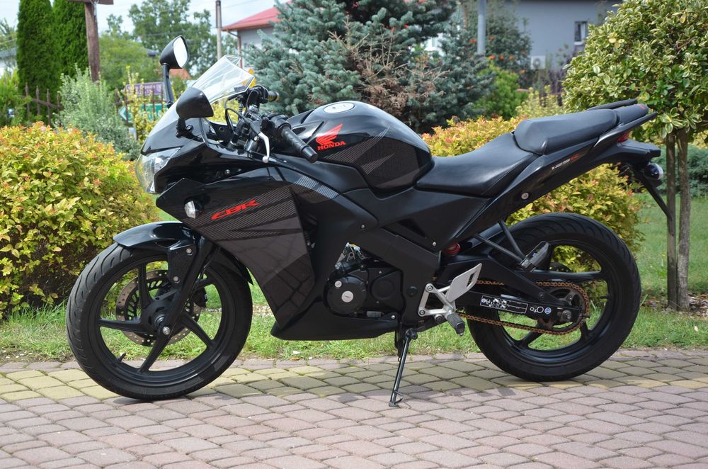 honda cbr 125r rok 2016