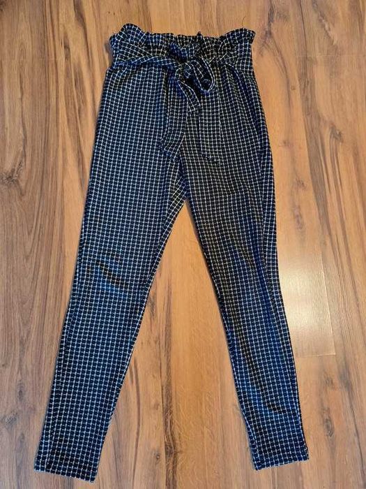 Spodnie w rozmiarze M