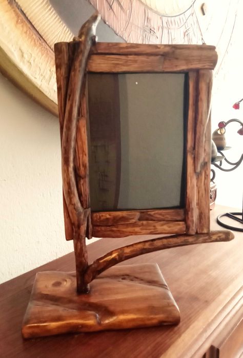 Moldura Rústica em madeira ( artesanal )