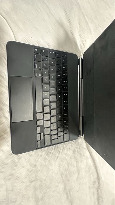 Capa APPLE iPad Pro 11'' e iPad Air 11'' Magic Keyboard (Preto)