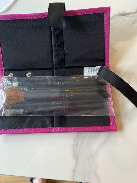 Zestaw 6 pedzli w etiu od Avon