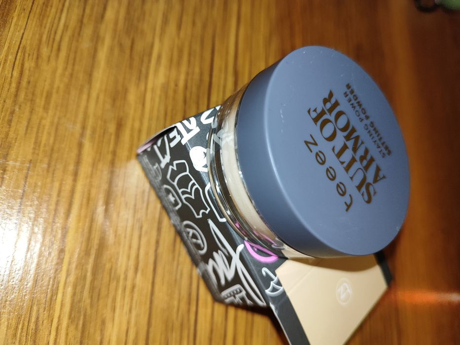Puder setting powder Teeez Suit of Armor