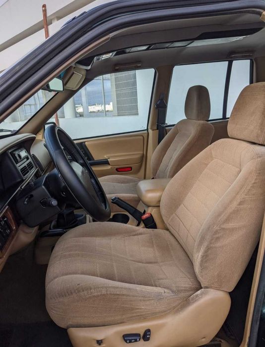 Jipe Jeep Cherokee