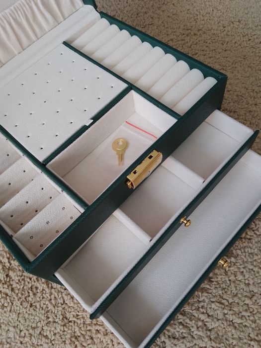 Kuferek na Biżuterię -nowy