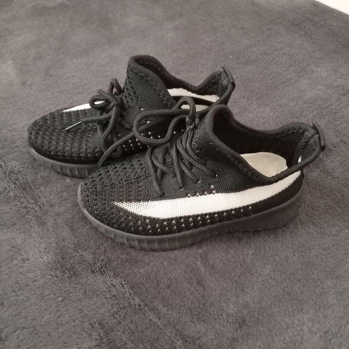 Дитячі легенькі кросівки