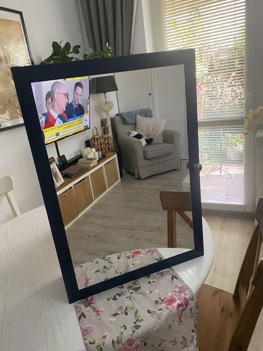 Szafka łazienkowa z lustrem
