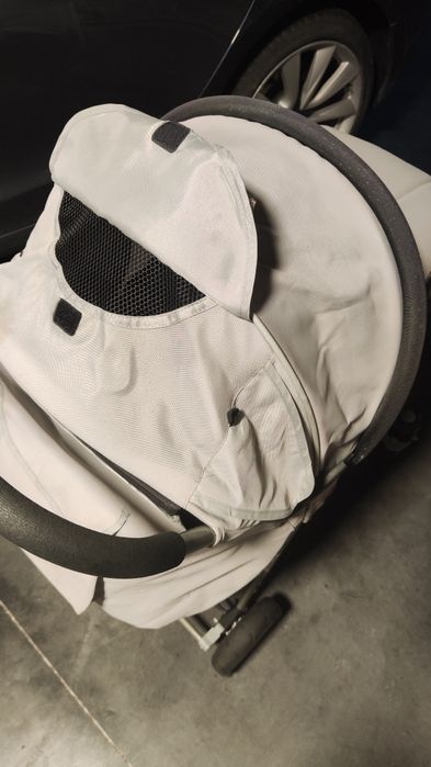 Conjunto Carrinho + Ovo ZY Safe – Prático e em bom estado!