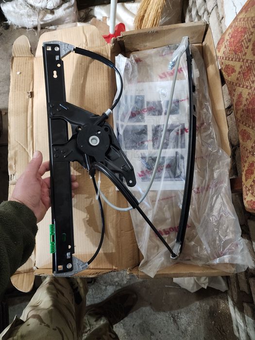 Отдам бесплатно стеклоподъемник ауди а6 с5