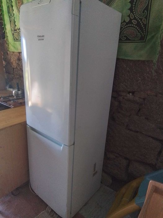 Frigorífico Combinado HOTPOINT Ariston A+