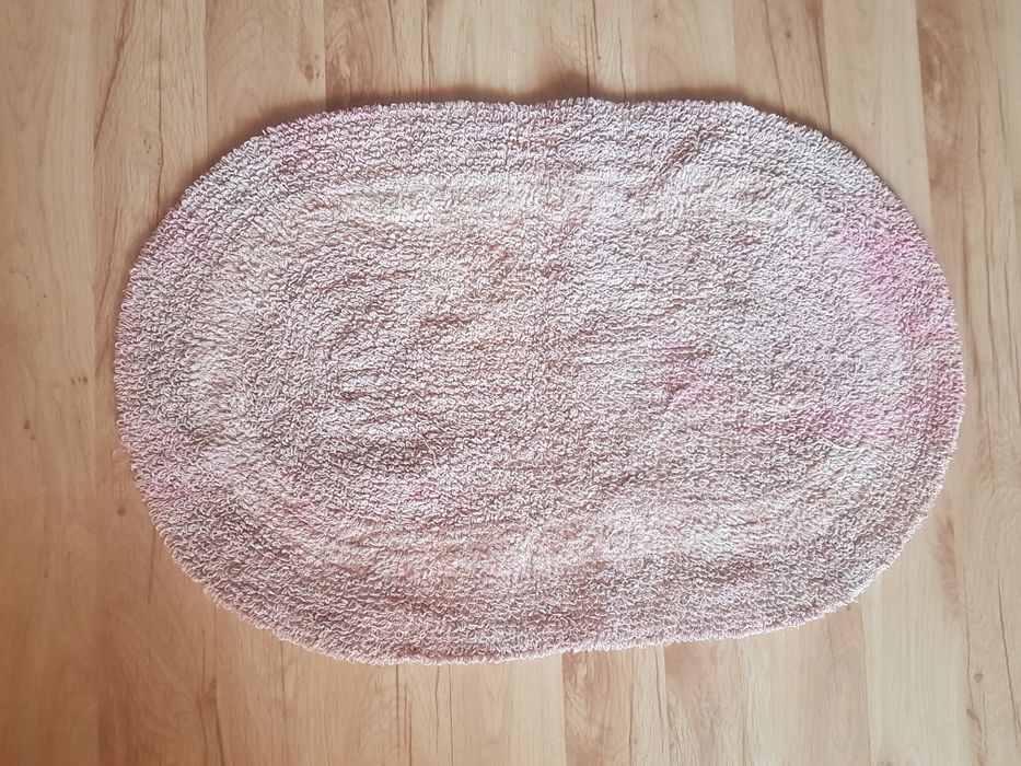 Dywanik ,chodnik z fabrycznymi przebarwieniami  77cm x 49cm