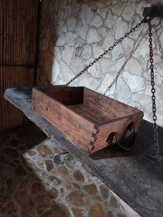 Caixa em madeira vintage.Nov/ 77