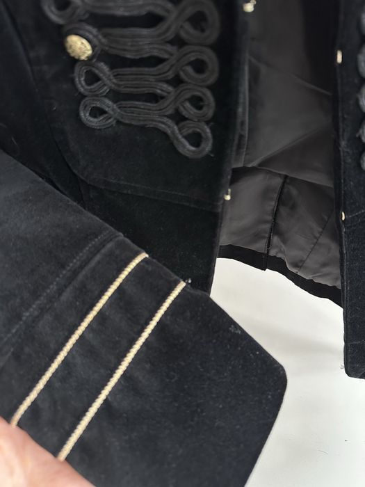 Guess czarna aksamitna marynarka w stylu Balmain