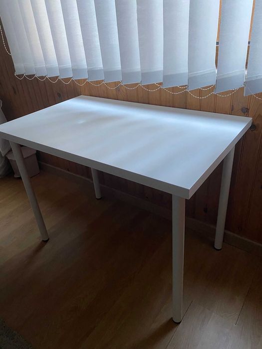 Secretária branca — 100 × 60 cm — quarto/escritório