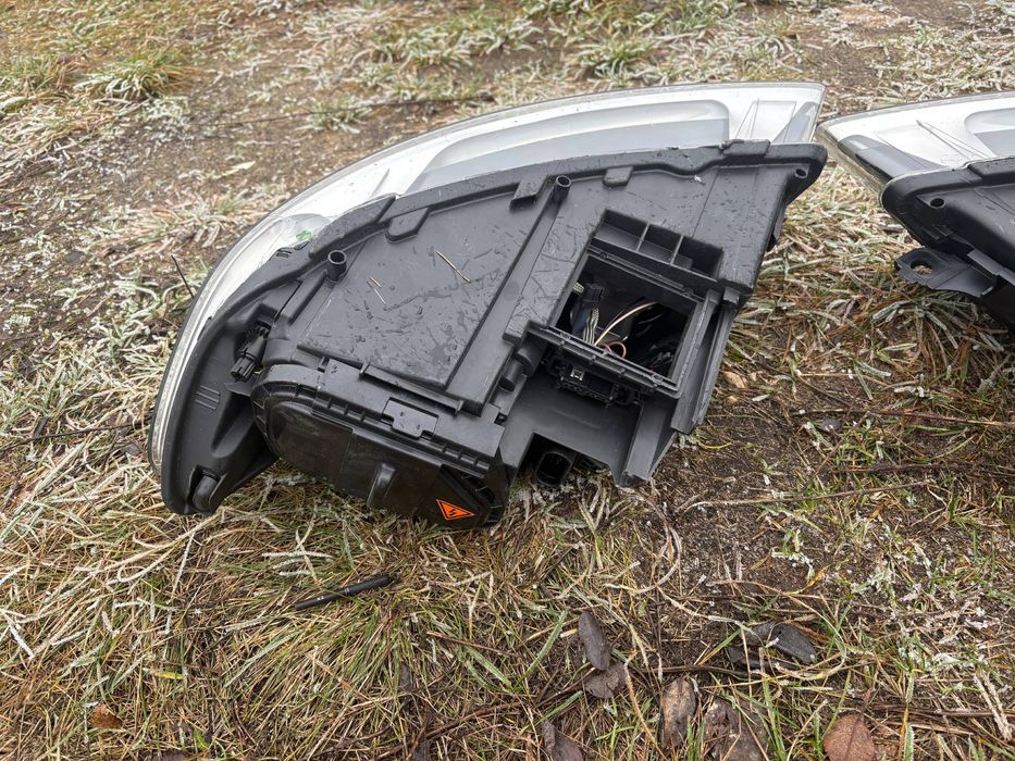 Lampy przednie AUDI q7 bi xenon skretny EU cale JAK NOWE