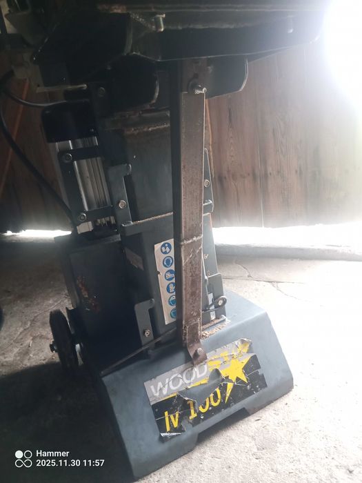 Łuparka pionowa hydrauliczna 10T 400V