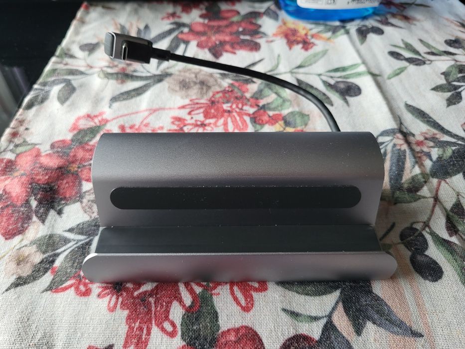 Steam deck 512gb LCD + karta micro sd 256gb + stacja dokująca