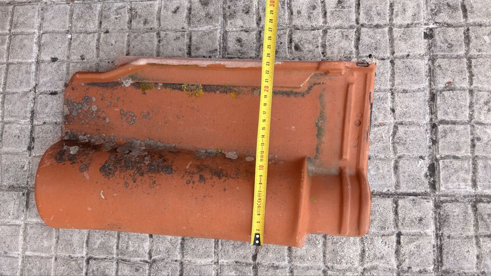 Telhas Cerâmicas J. Coelho da Silva | Cerca de 300 Unidades