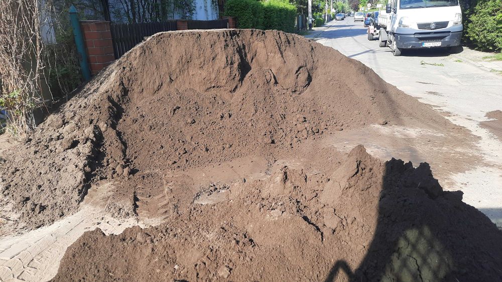 Równanie Terenu, Niwelacja Działki, Plantowanie Ziemi, Ziemia, Kamień