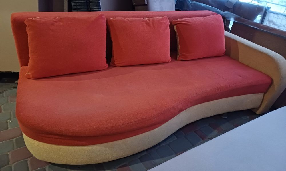 Продам диван еврокнижку.