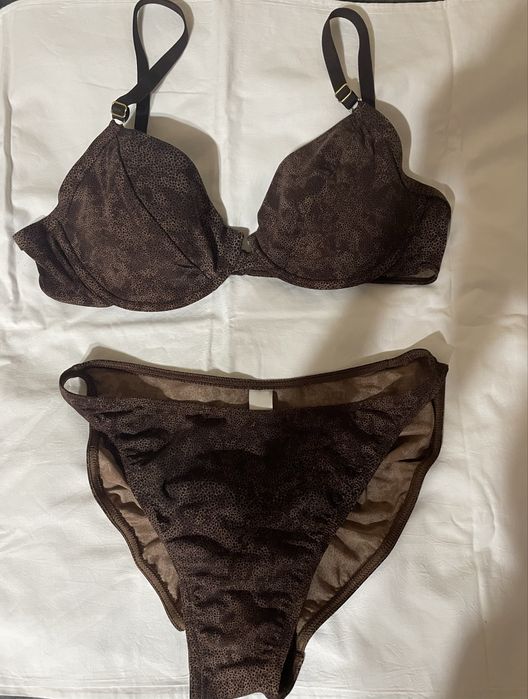 Новый купальник . Бренд: Marks & Spencer