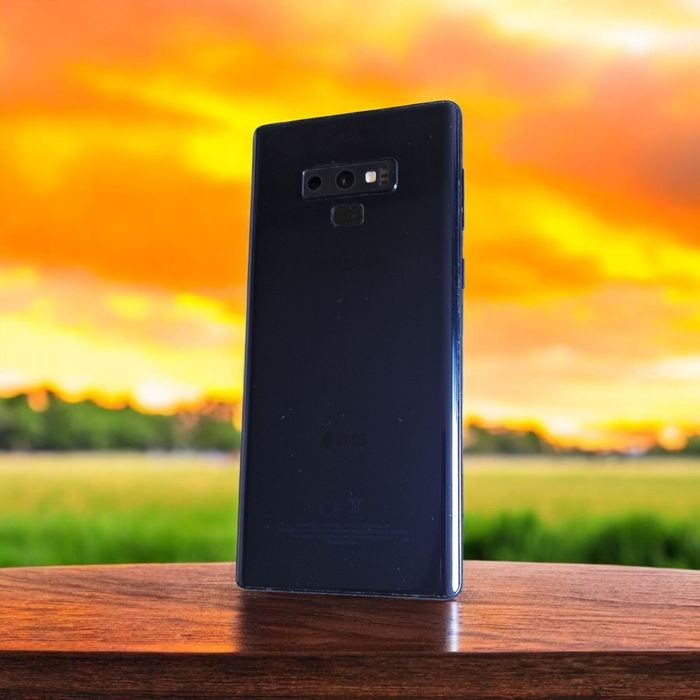Samsung Galaxy Note 9 (8/512) 2 Sim Регіон SEK Україна  Максимальна версія цього телефону  у дуже гарному стані