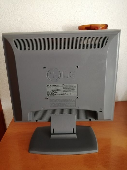 Monitor LG impecável