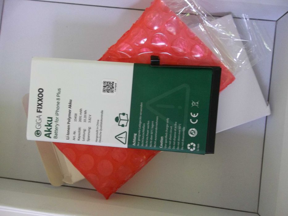 Набор аккум айфон 8+ и набор инструмента для установки.