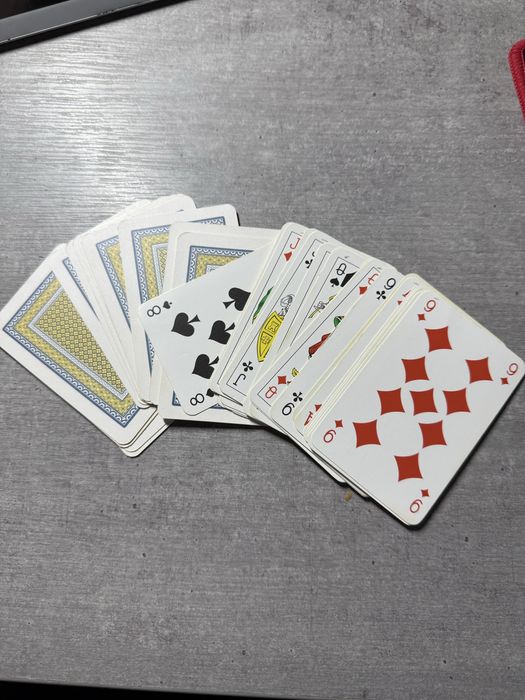 Настольные игры: супер фермер, компелкт шахмат, карты, монополия