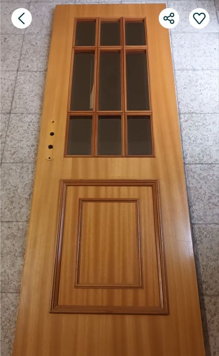 Portas em madeira com vidros