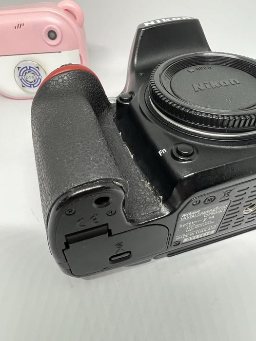 Дзеркальний фотоапарат Nikon D750 body