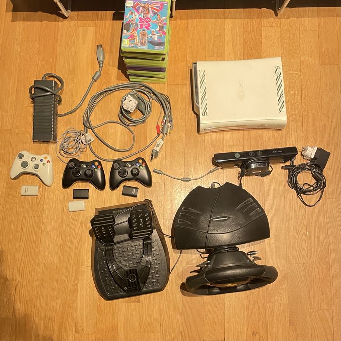 Sprzedam xboxa 360 wraz z kierownica i grami.