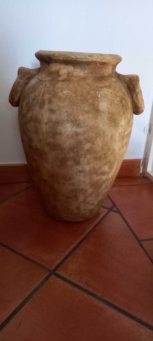 Pote decorativo em barro