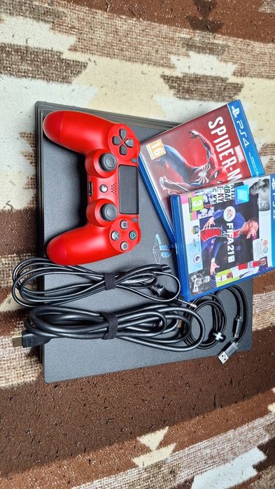 PlayStation 4 Pro 1TB + pad + 2 gry