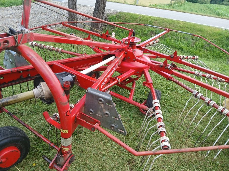 Zgrabiarka grabarka Pottinger Top