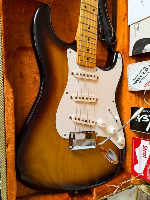 Fender USA AVRI 57 stratocaster 2012