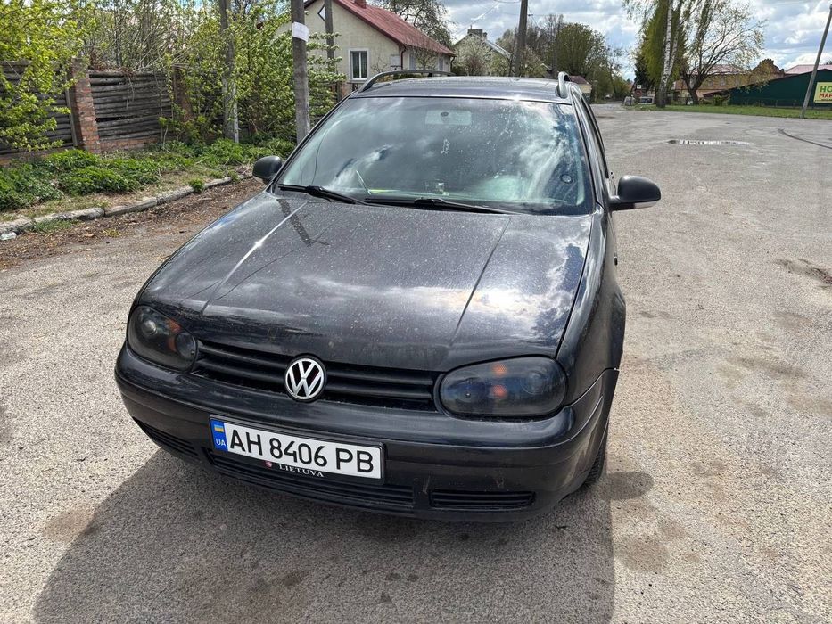 Авто golf 4 дизель 1,9 (військовим, бо ввезено через фонд)