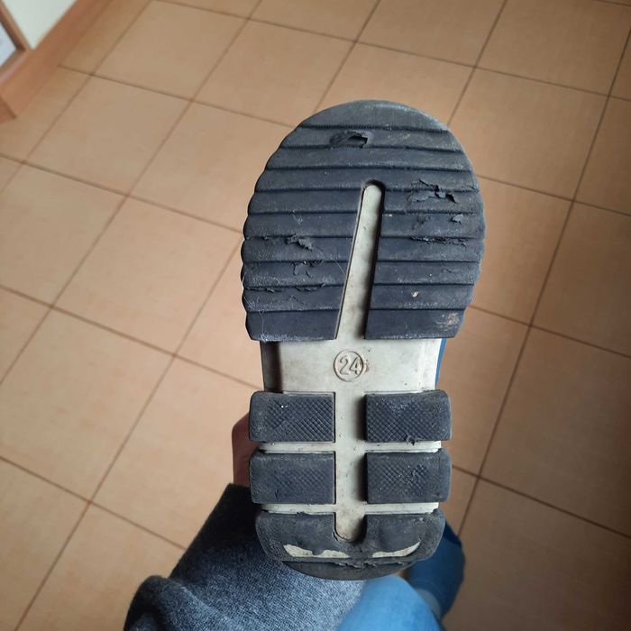 Продам зимові чоботи дитячі